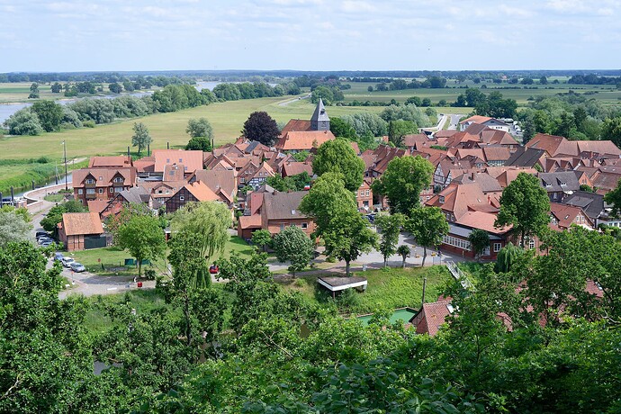 250603 Weinberg - 01colorbwchecked