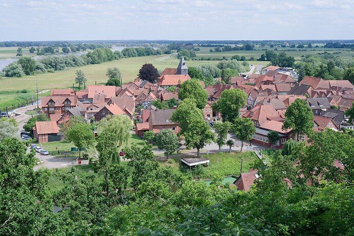 250603 Weinberg - 01colorbwunchecked